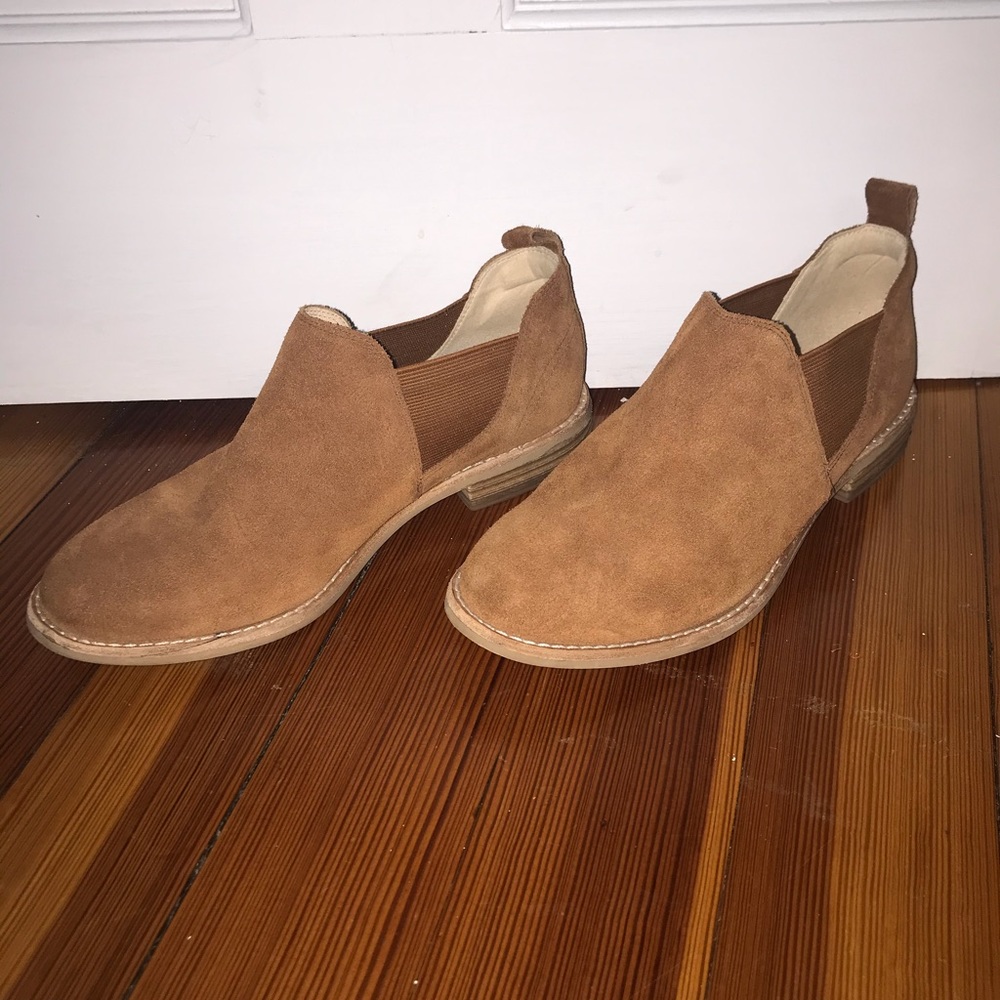 🤍 Tan Clarks Boots